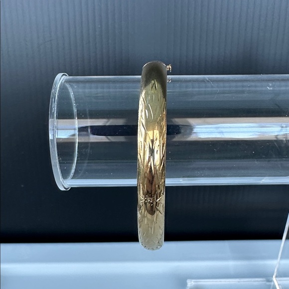 VTG Monet Victorian Revival Etched Gold Slider Bangle Bracelet - Picture 3 of 9